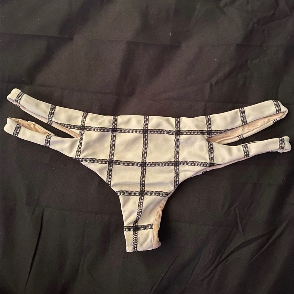 Acacia stitch baldwin bottom
